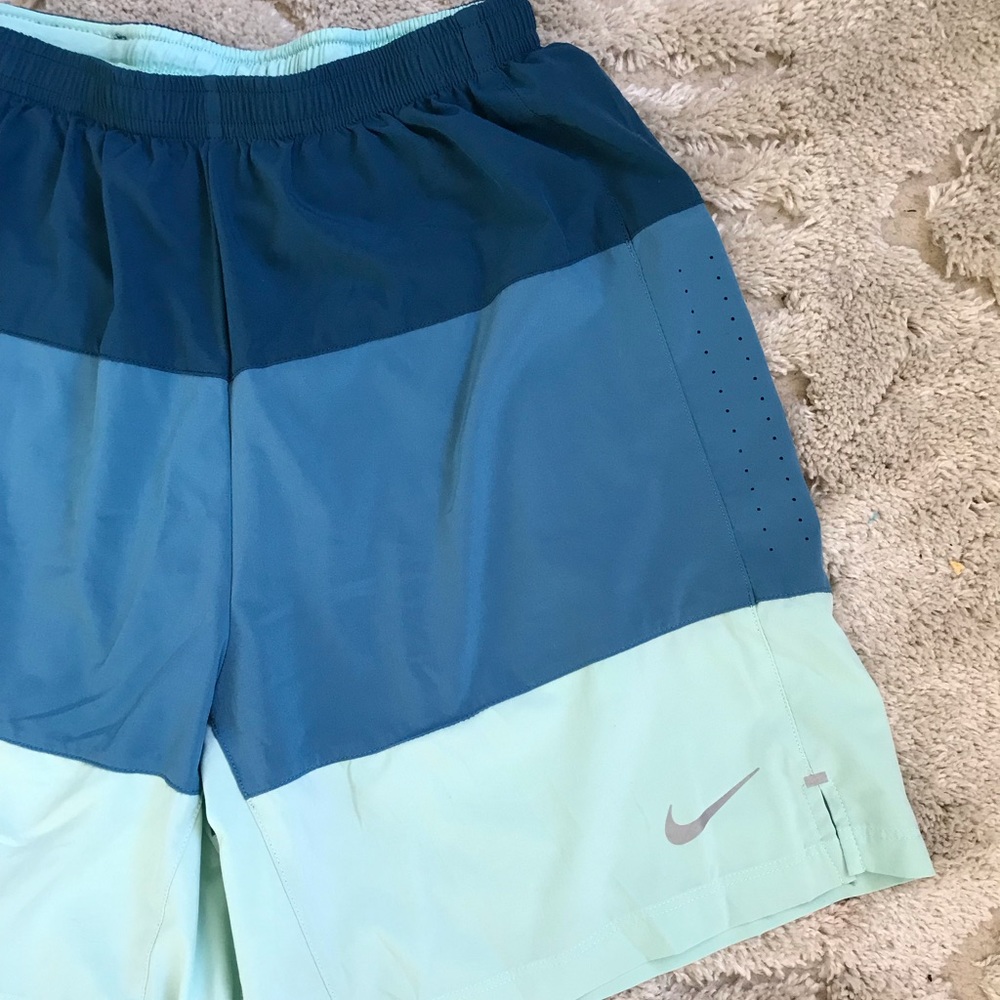 NWOT Nike 7" Phenom Shorts
